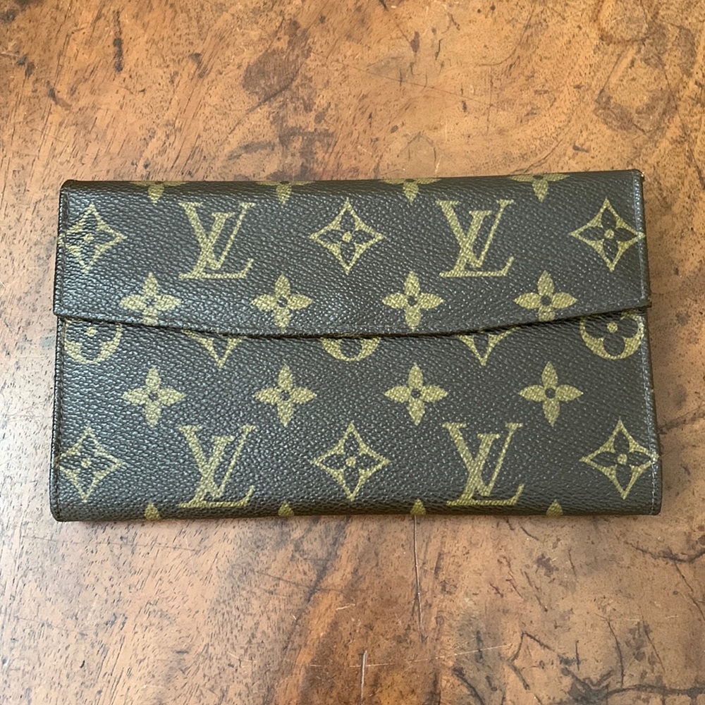 Vintage Louis Vuitton Women’s Wallet